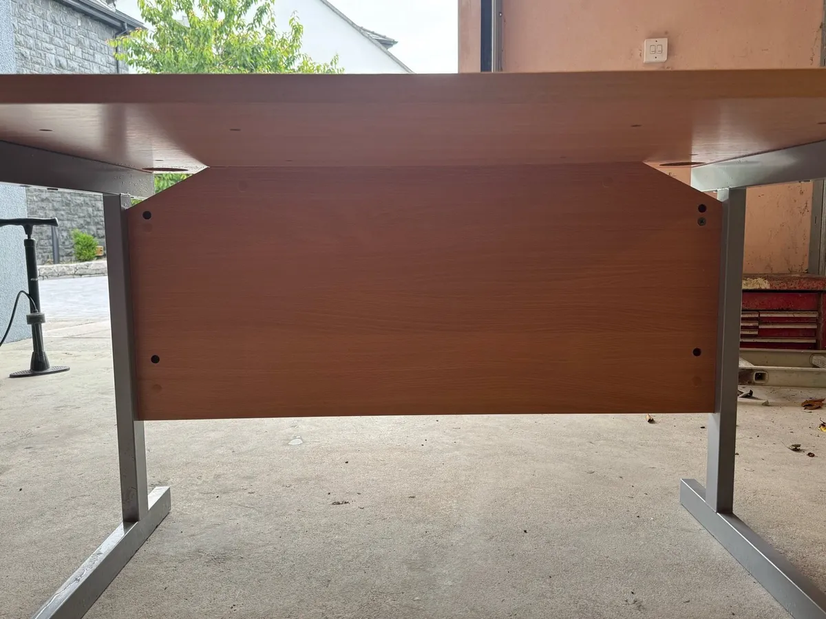 LARGE DESK: perfect for Office/Study - Image 3