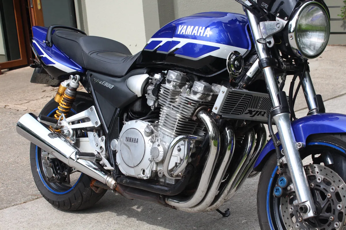 2000 Yamaha XJR 1300 - Image 4