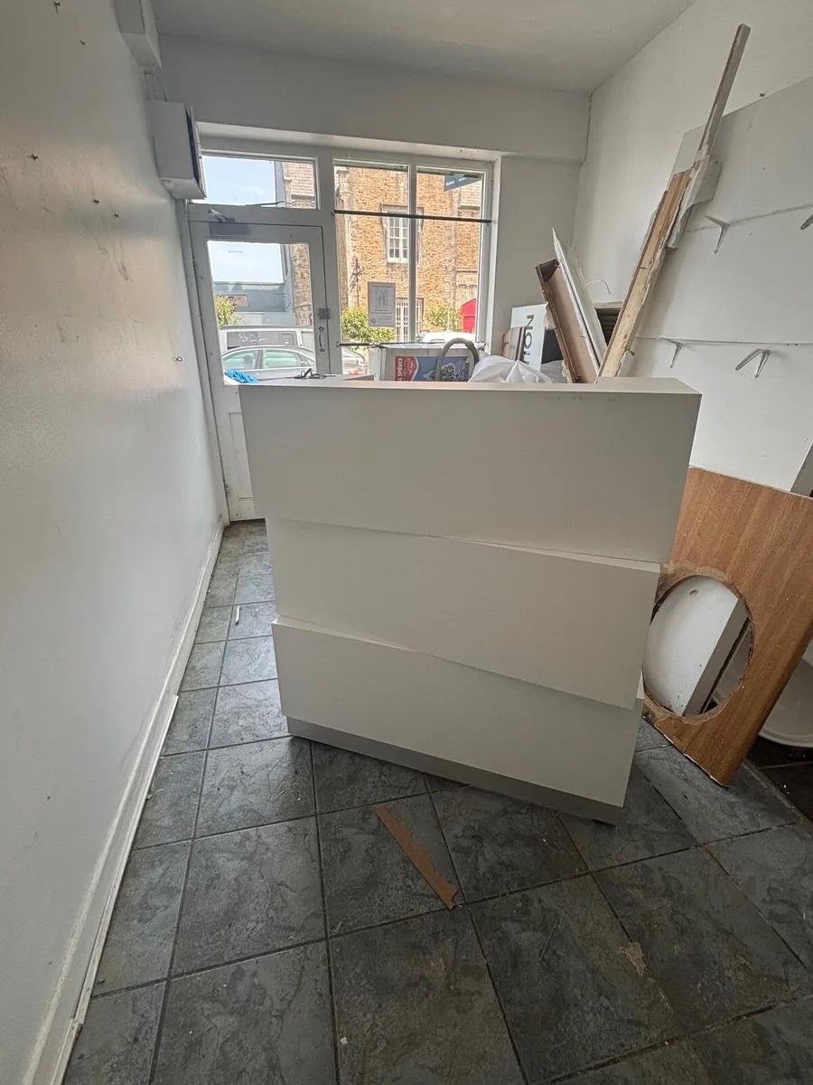 Work desk - Image 1