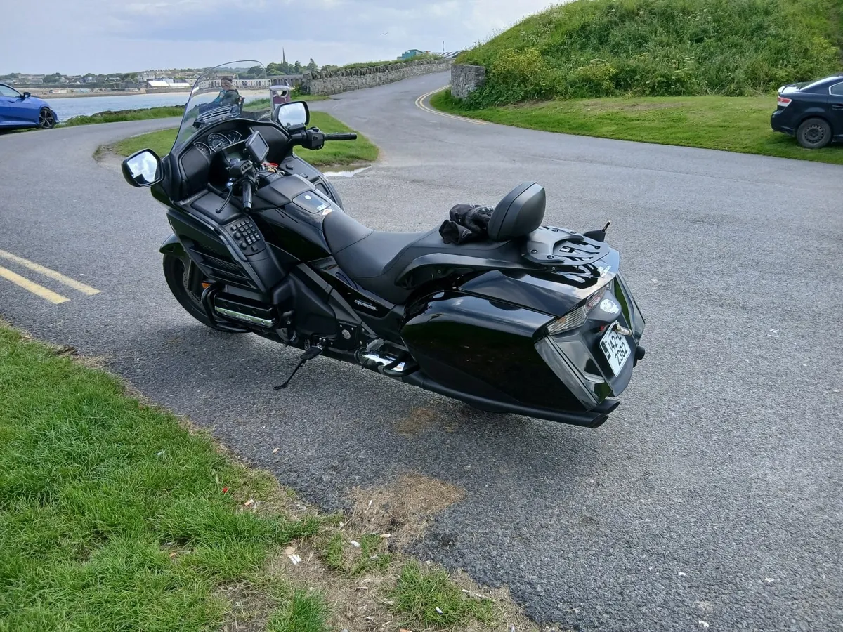 Honda goldwing 1800  bagger f6b 2014 - Image 4
