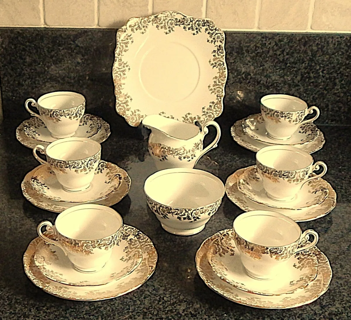 21 Piece Royal Standard Fine Bone China Tea Set - Image 3