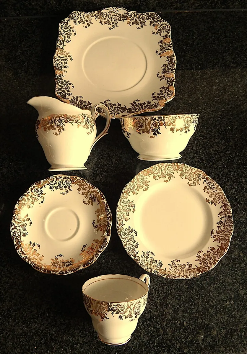 21 Piece Royal Standard Fine Bone China Tea Set - Image 4