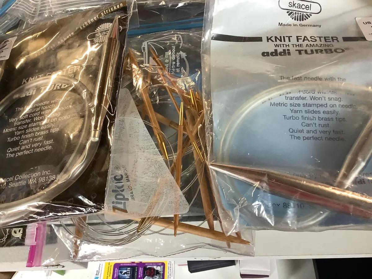 Selection of round knitting needles €20 - Image 2