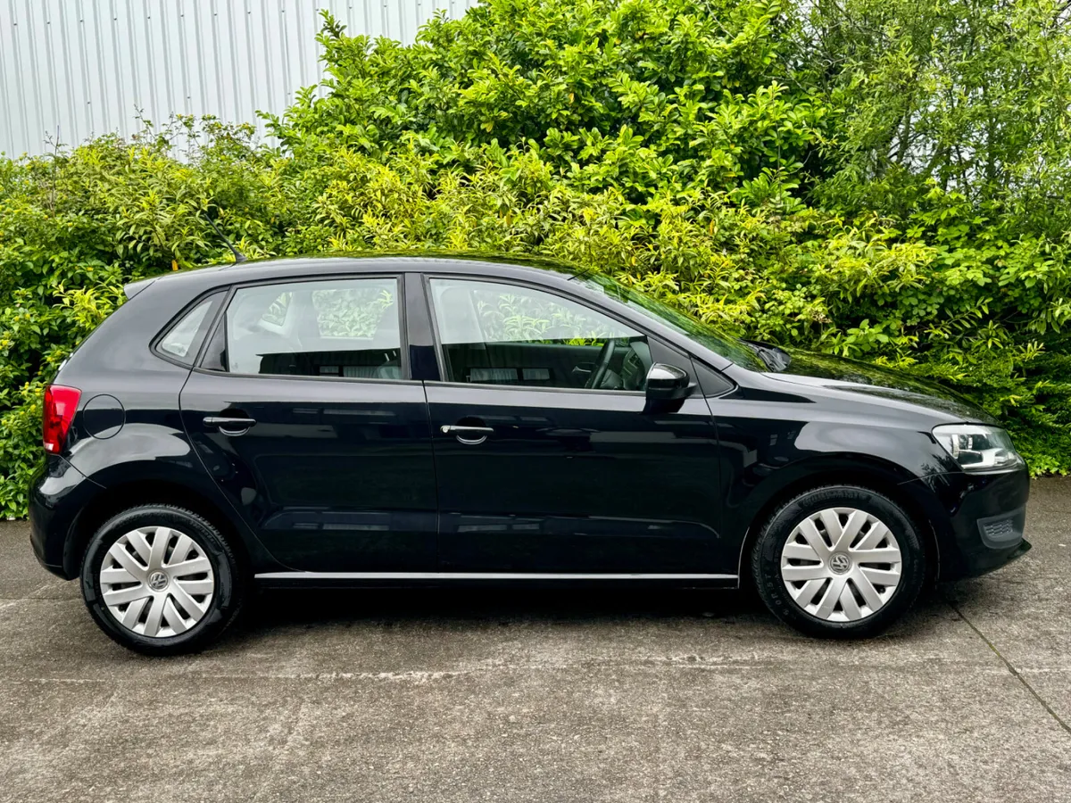 Volkswagen Polo Automatic / DSG Comfortline - Image 3