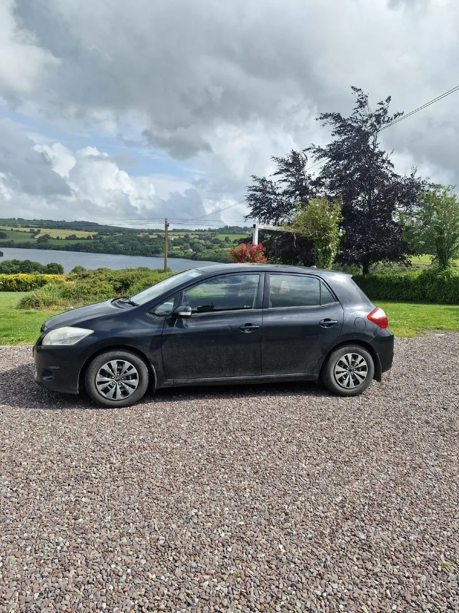 Toyota Auris 2011 - Image 1