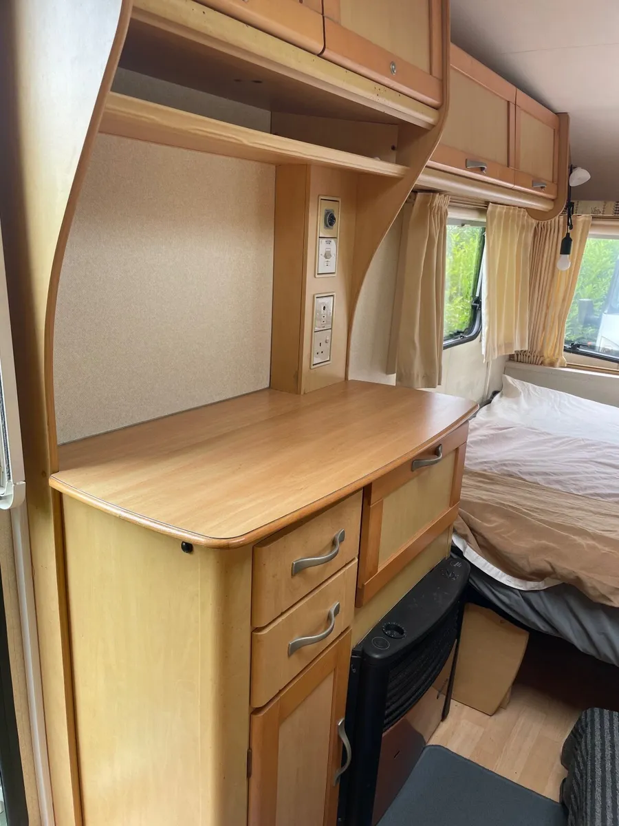 Caravan - Image 1
