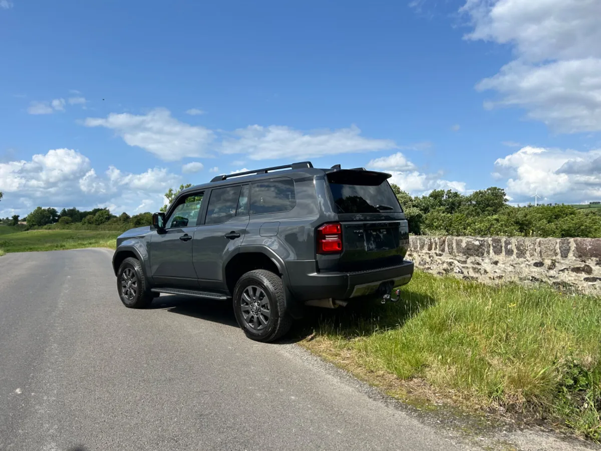 Toyota Land Cruiser Prado 2025 - Image 3