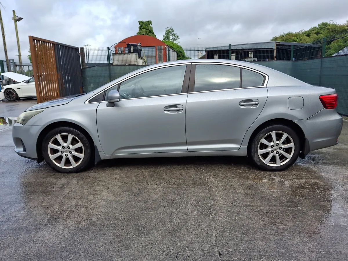 2012 Toyota Avensis  2.0 Diesel - Image 2