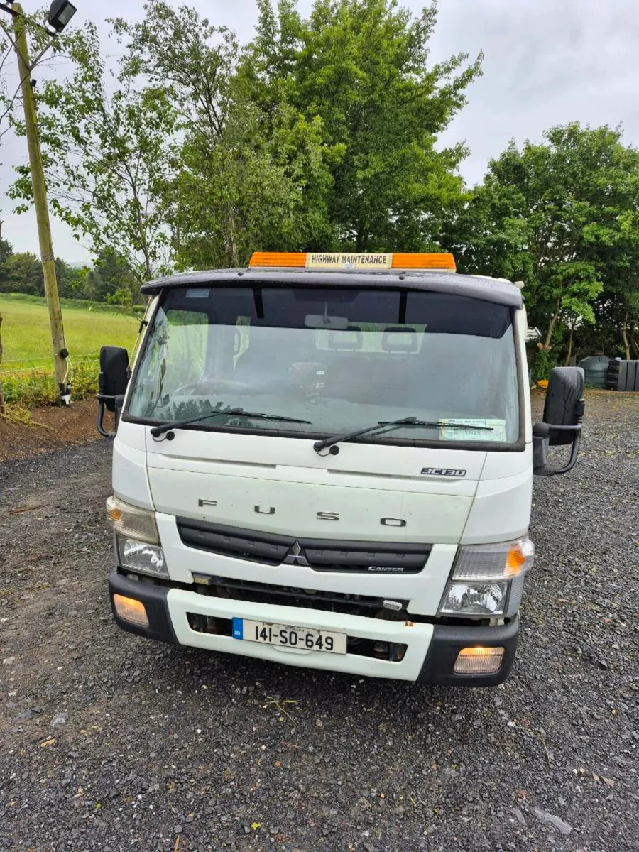 2014 Fuso Canter Crew Cab 3.5T - Image 2