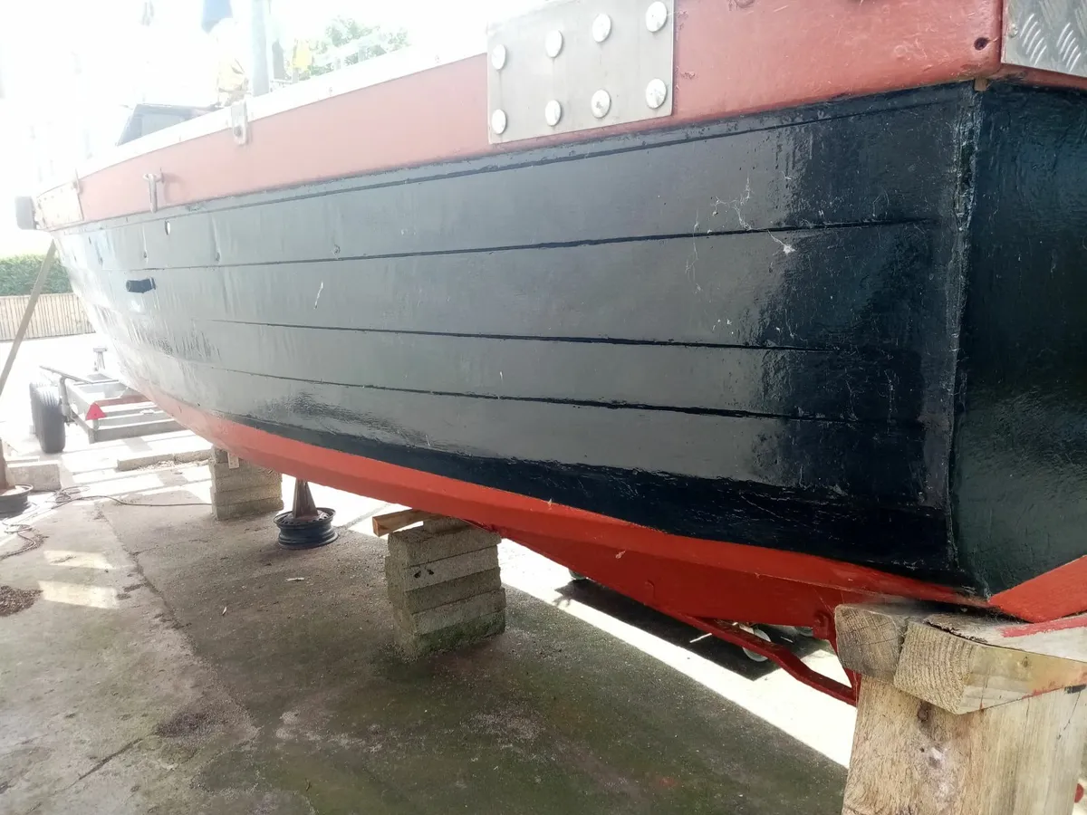 Fishing boat - Image 2