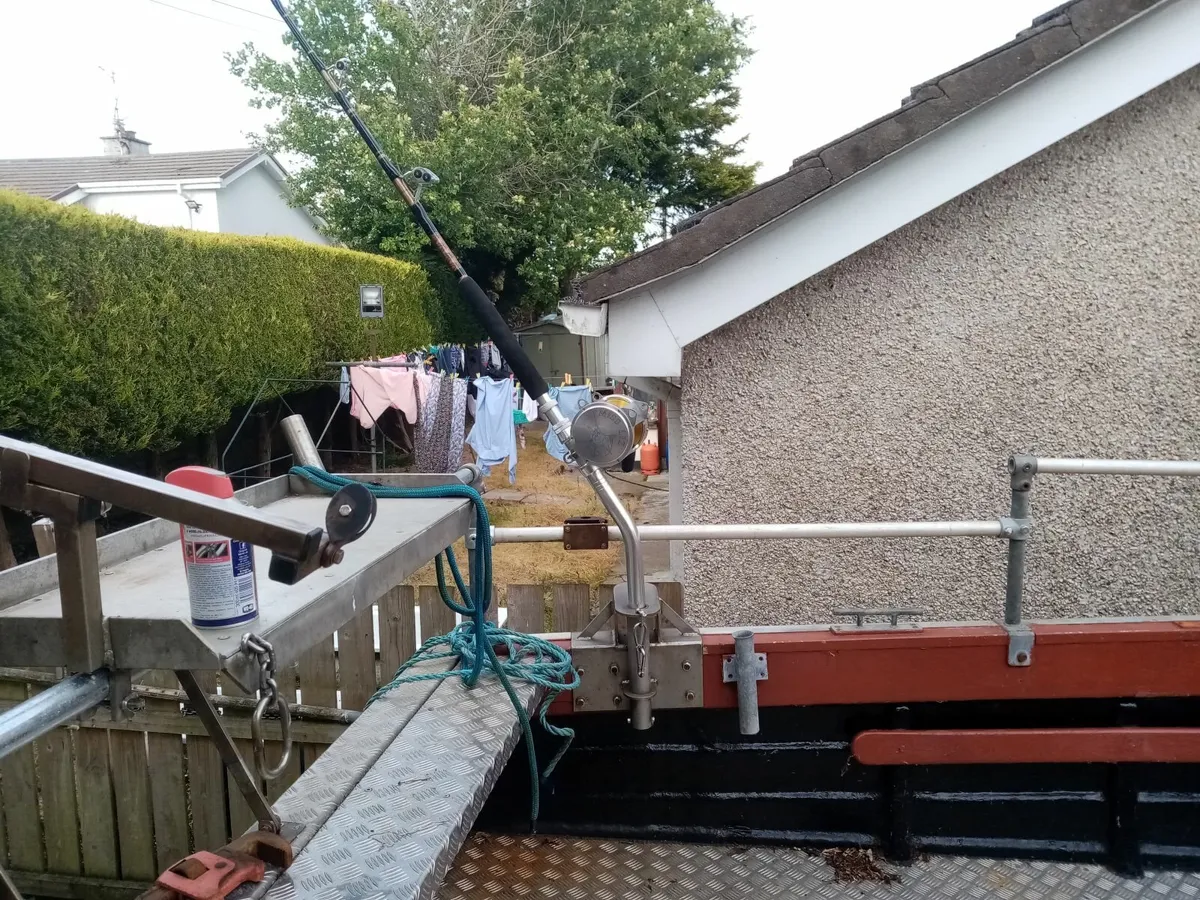 Fishing boat - Image 4