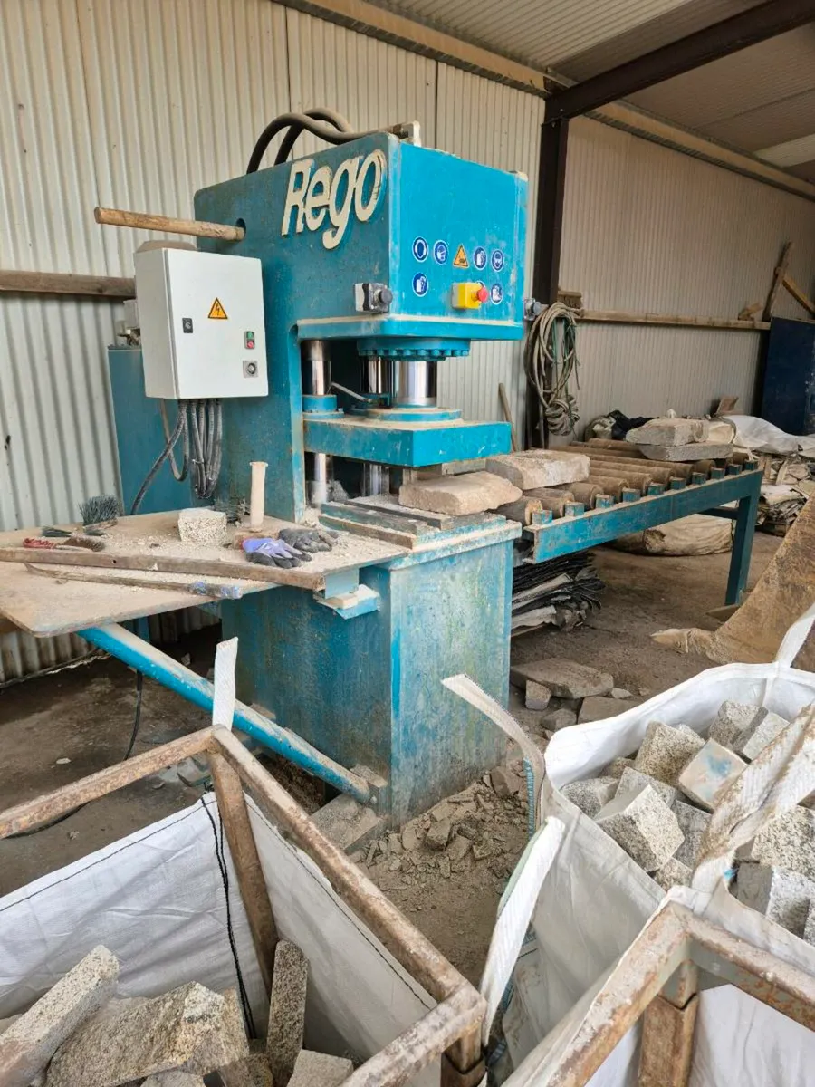 Stone splitting machines - Image 1