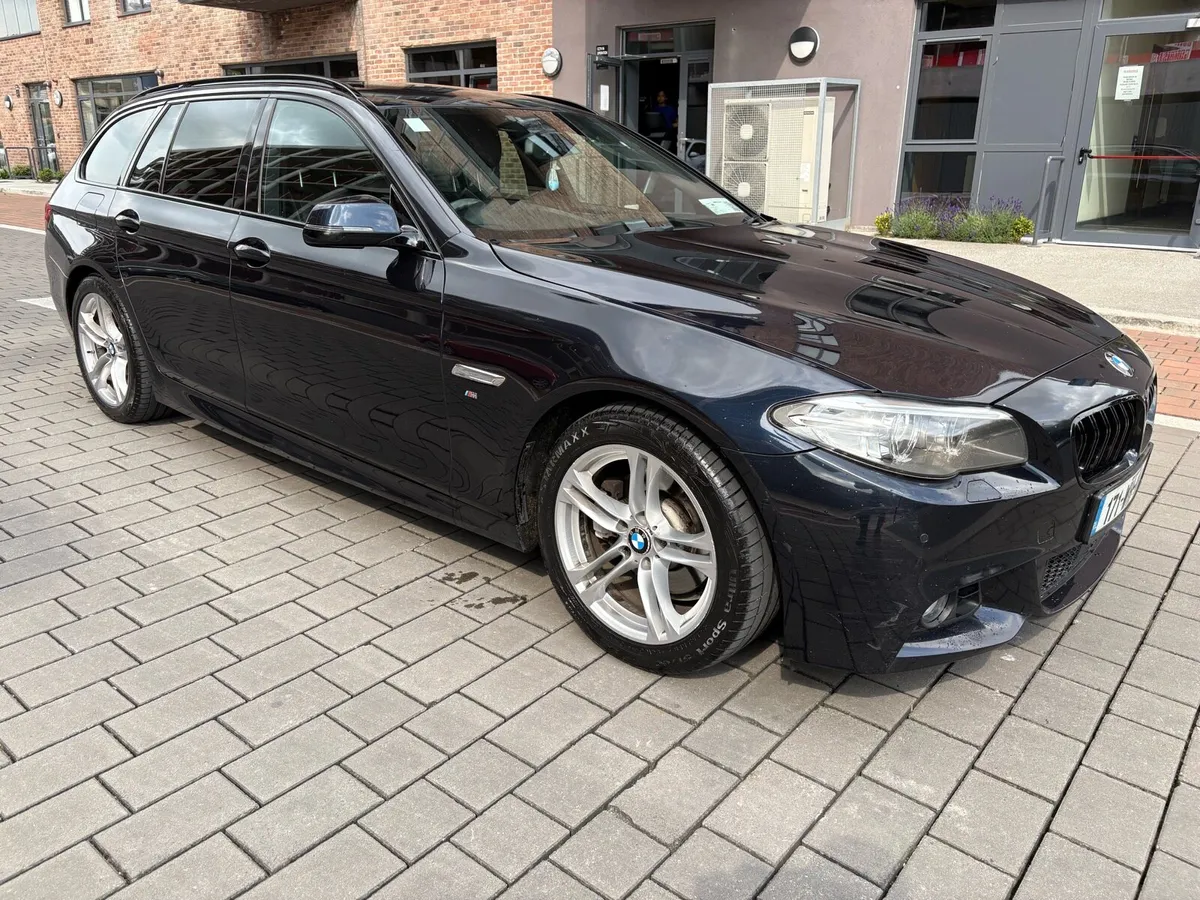 BMW 520 M Sport ESTATE - Image 2