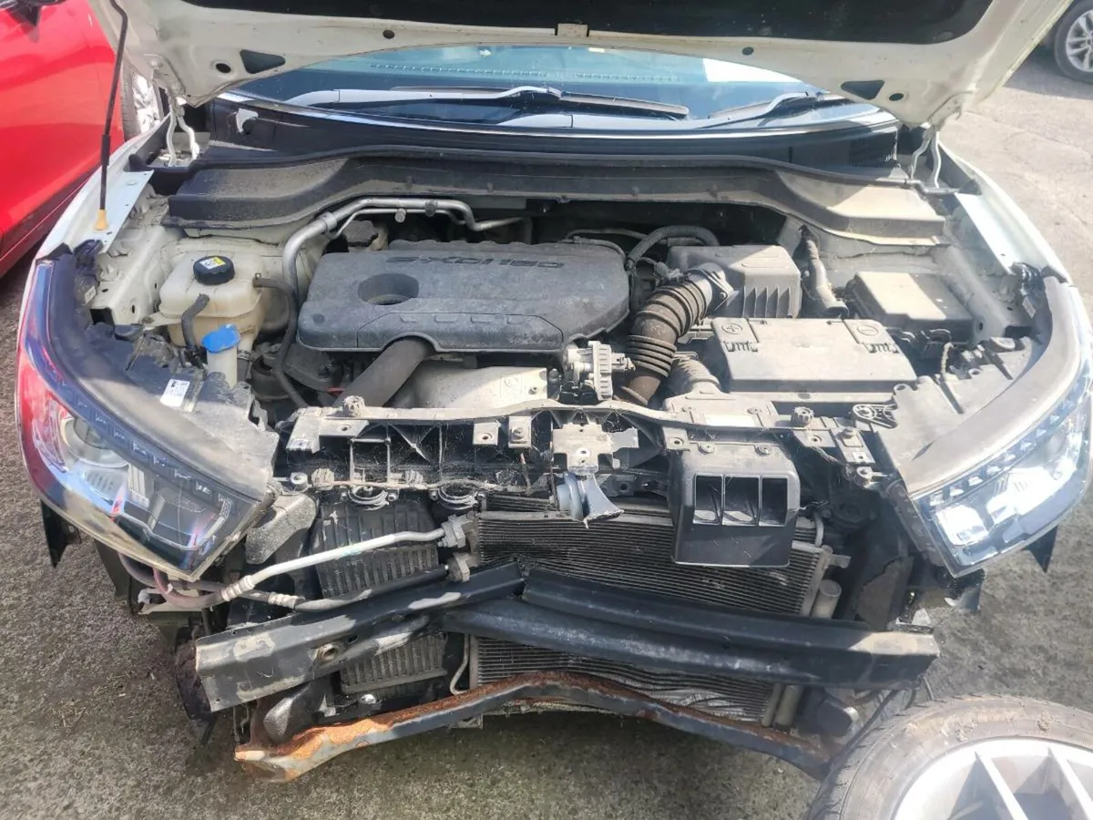 Ssangyong Tivoli 2017 - Image 2
