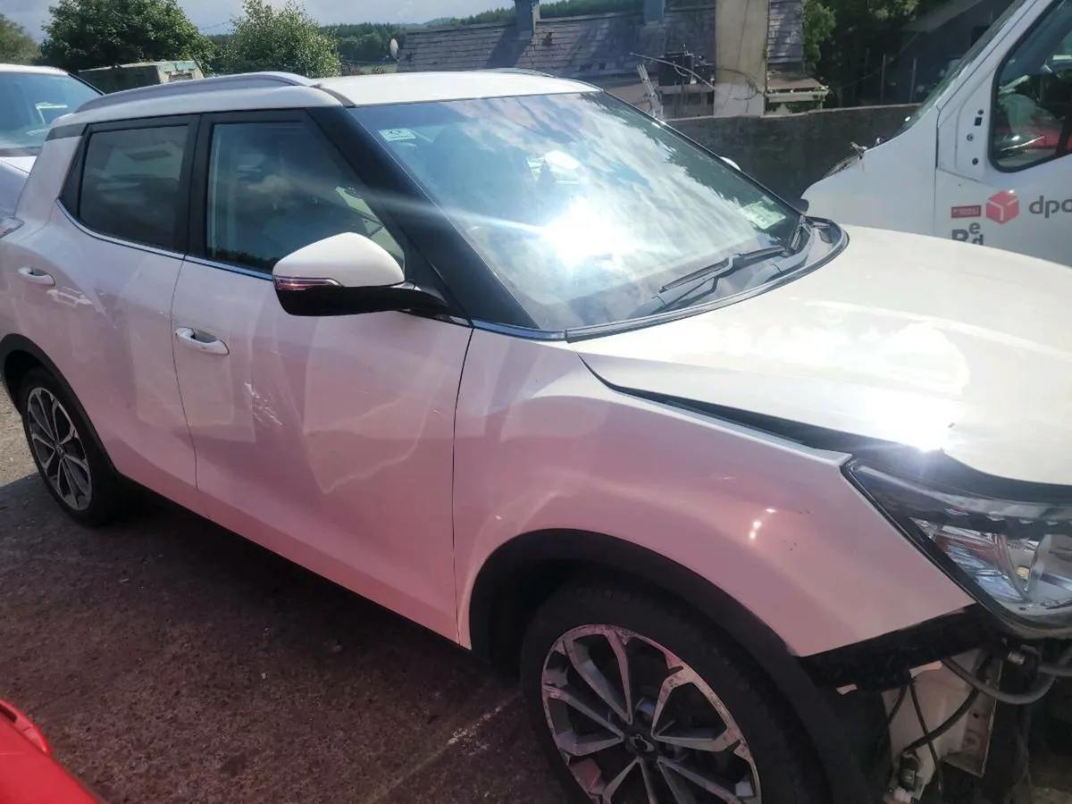 Ssangyong Tivoli 2017 - Image 3