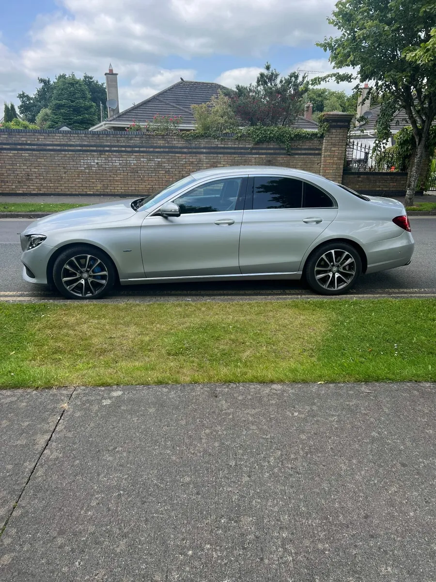 Mercedes-Benz E-Class 2017 2.0 Hybrid - Image 4