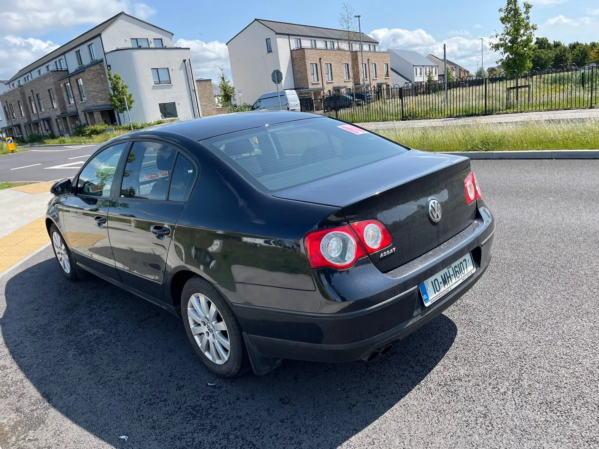 Volkswagen Passat 2010 - Image 3