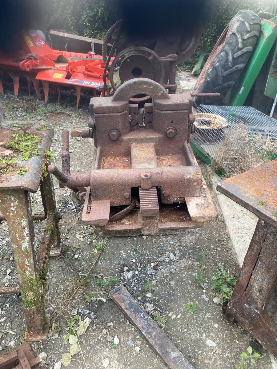 Potato digger old and landis - Image 1