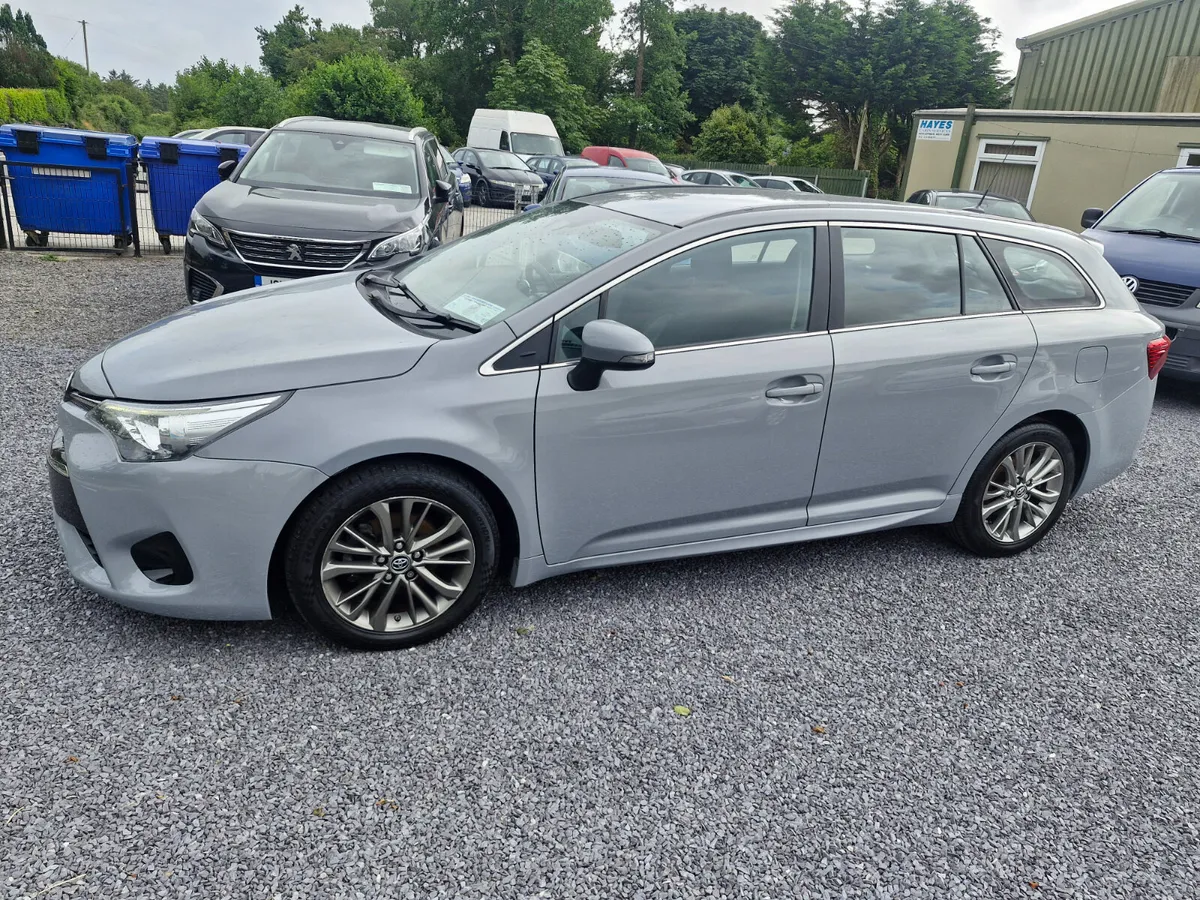 Toyota Avensis 2018 - Image 2