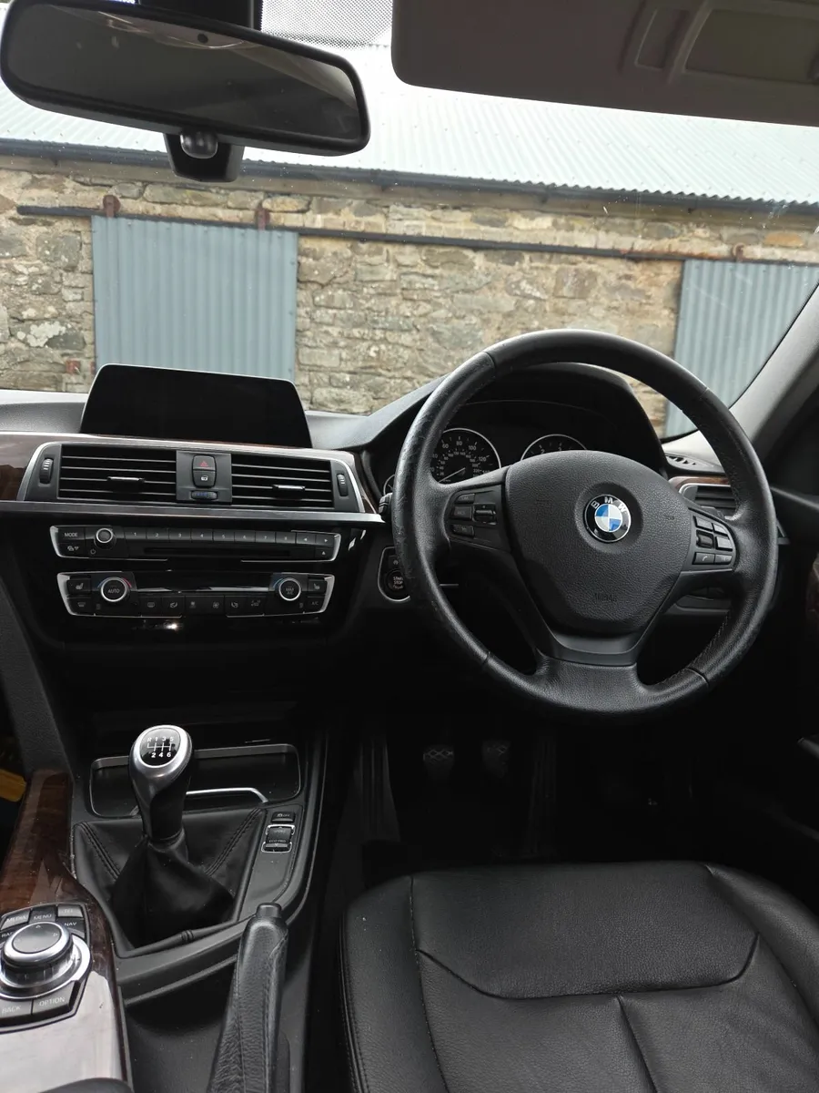 BMW 3-Series 2016 - Image 4