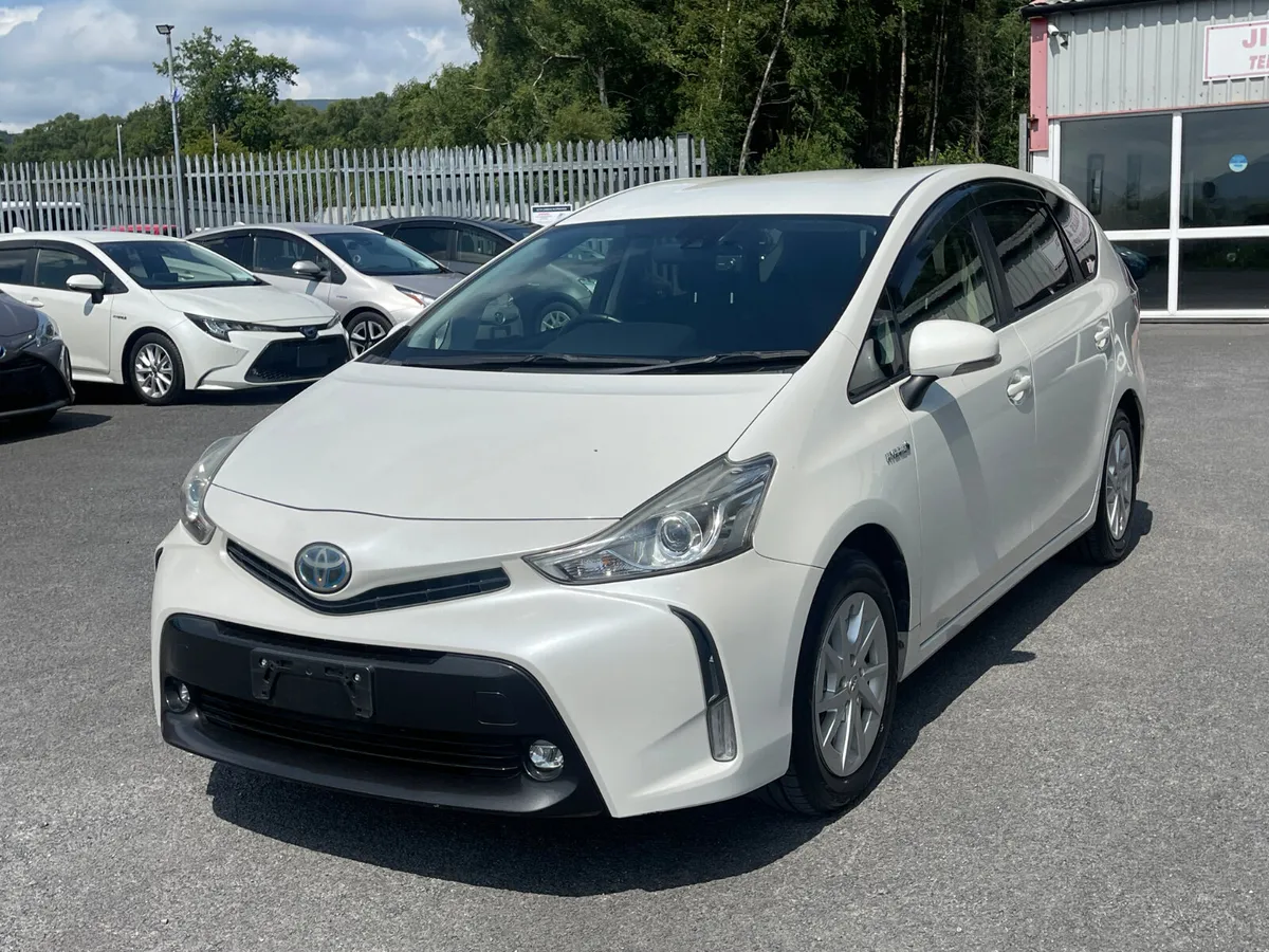 Toyota Prius Alpha 7 seater - Image 3