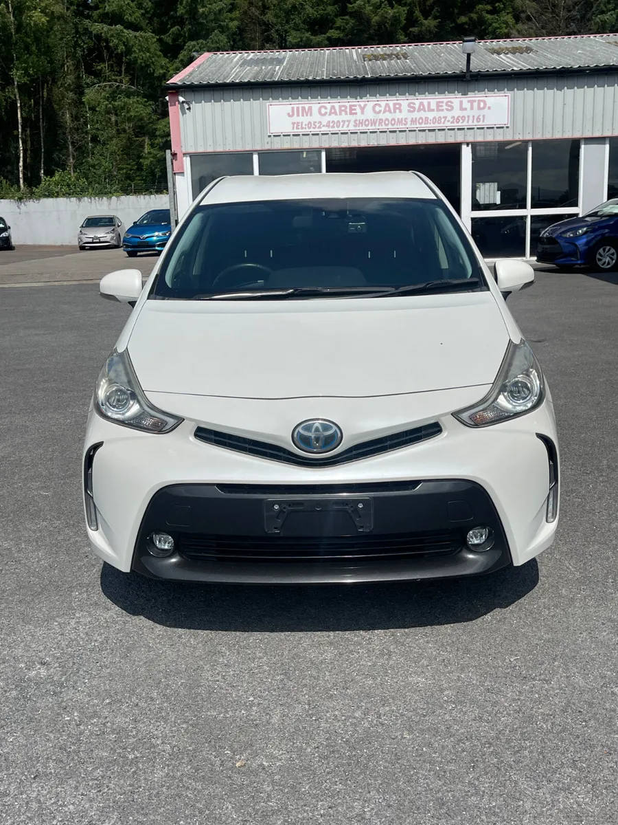 Toyota Prius Alpha 7 seater - Image 2