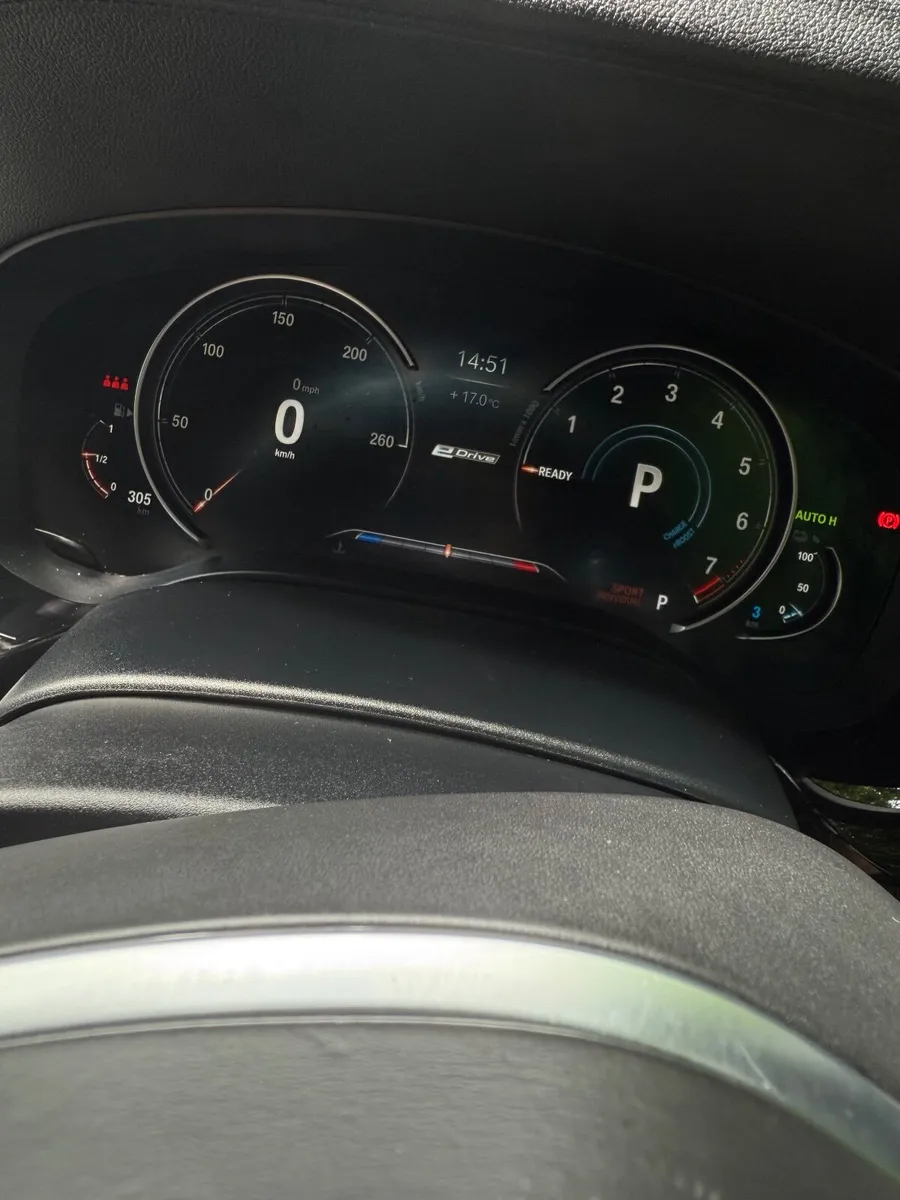 BMW G30 530E M 5-Series - Image 4