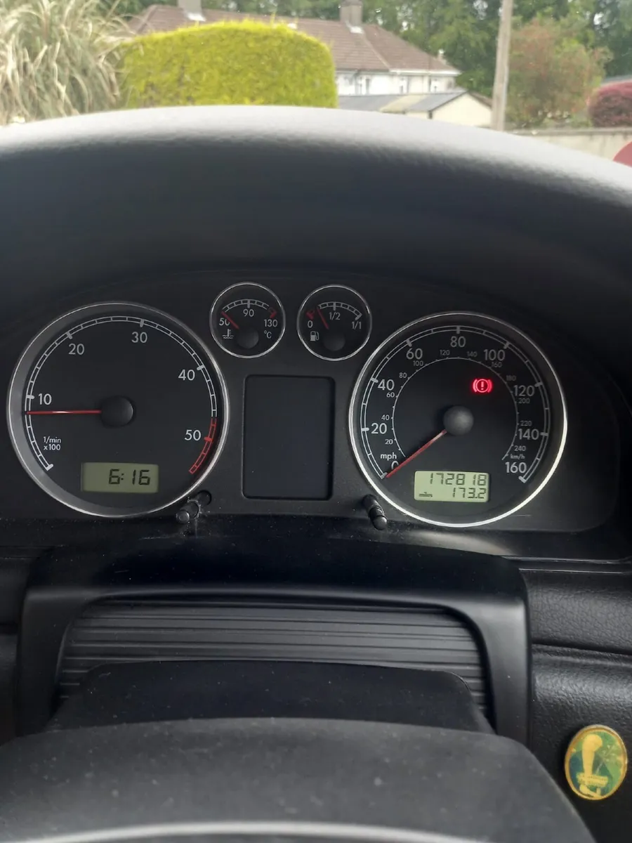 Volkswagen Passat 2003 - Image 3