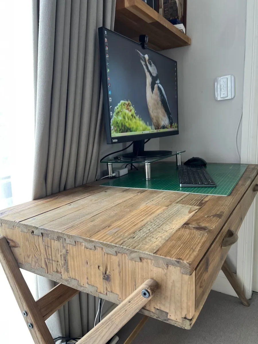 Wood desk - Image 1