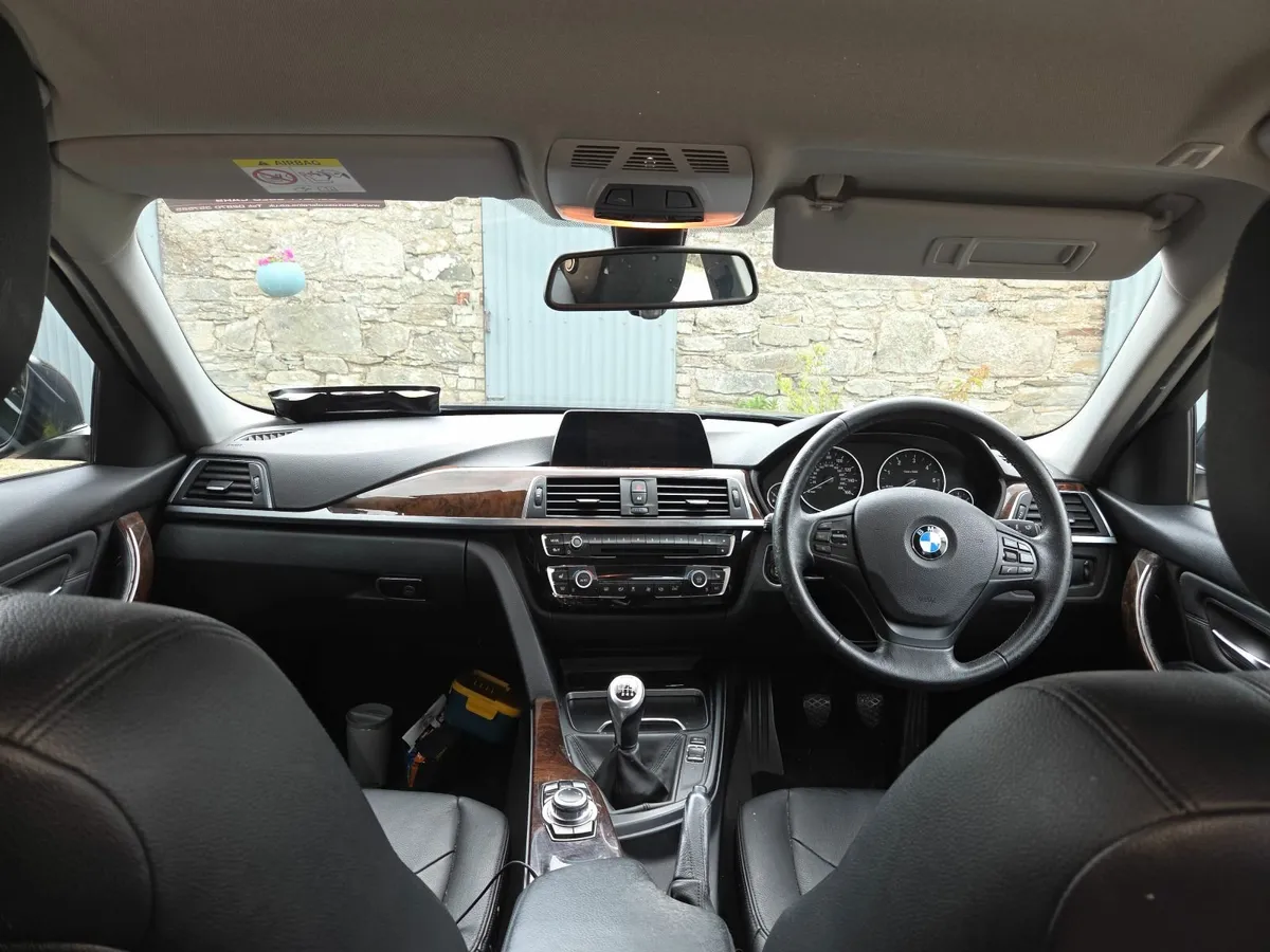 BMW 3-Series 2016 - Image 4