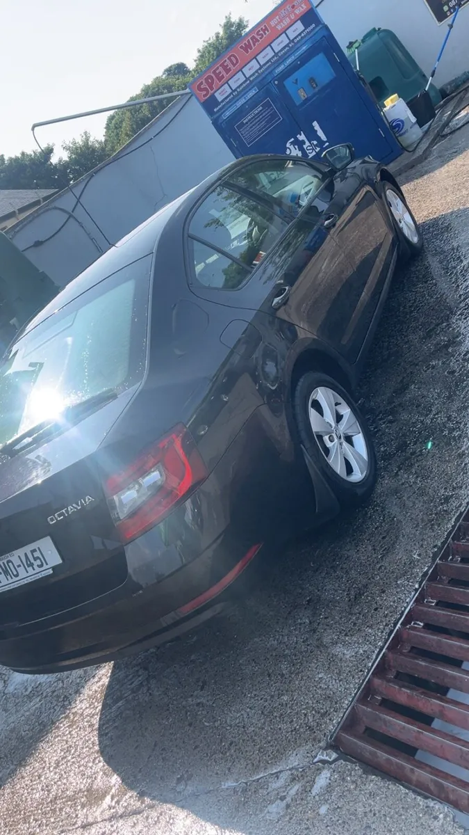 2019 Skoda Octavia Nct 4/27 tax 10/25 - Image 4