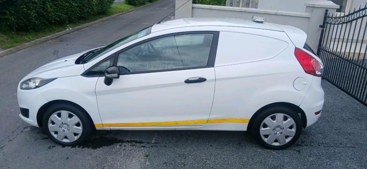 Ford fiesta van 1.5 diesel - Image 3