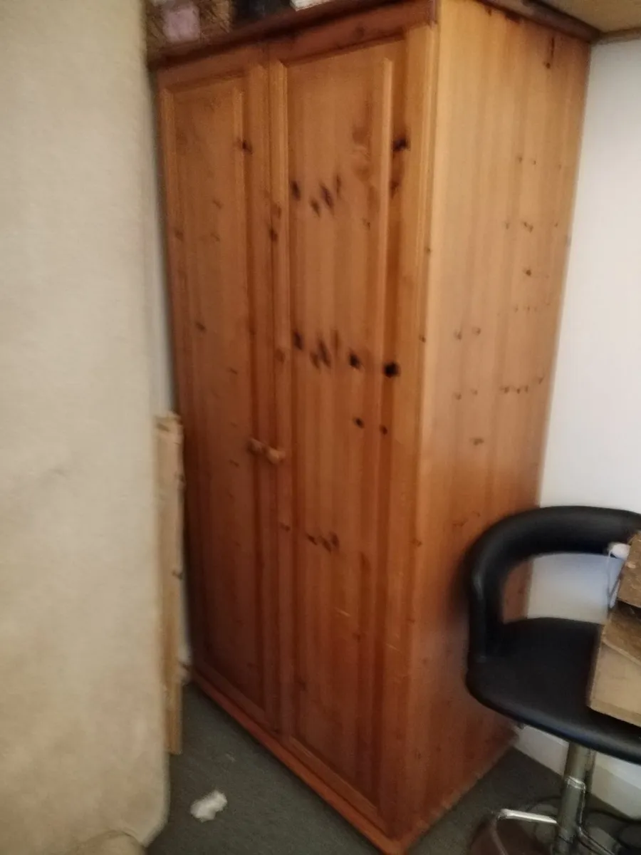 wardrobe