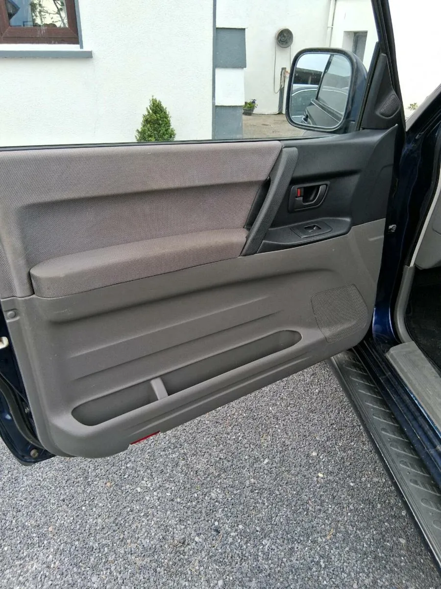 Mitsubishi pajero - Image 4