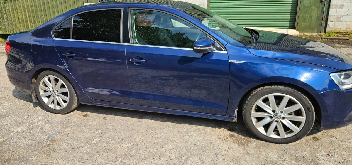 Vw Jetta 2013 1.6 TDI HIGHLINE - Image 2