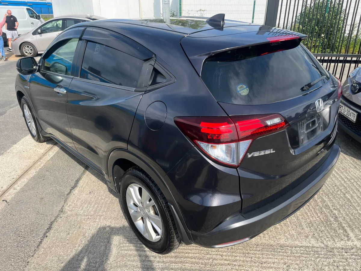 HONDA VEZEL 2014, 1.5 HYBRID AUTO LOW KMS - Image 4