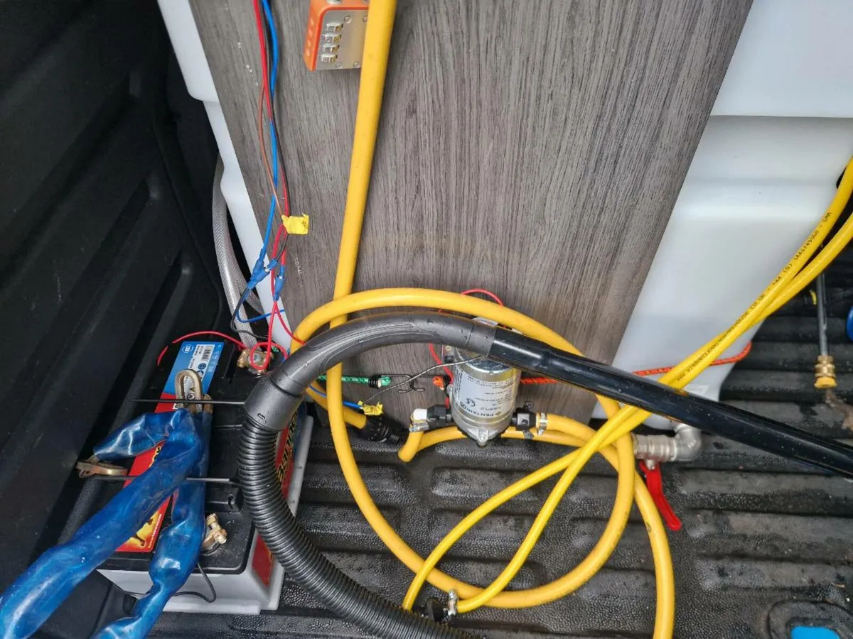 Water tank pump with controller - Image 2