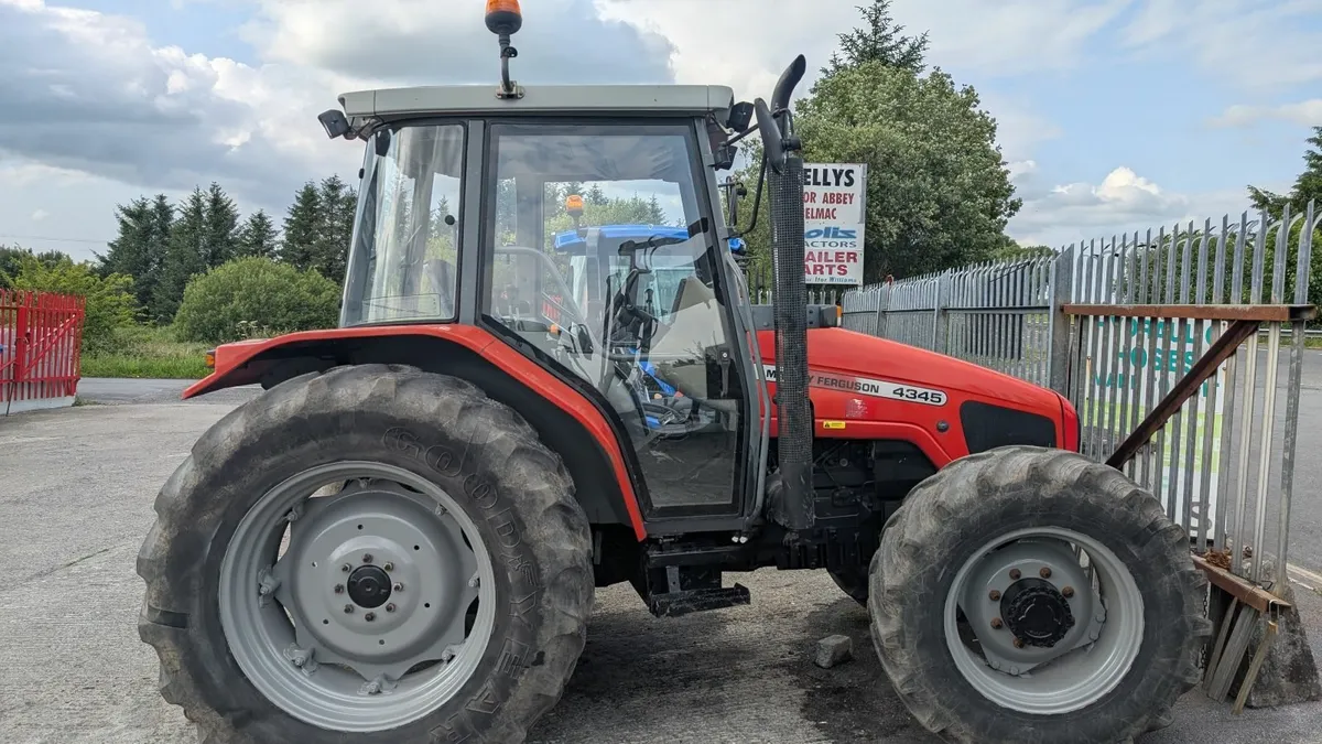 Massey Ferguson Other 2002 - Image 1