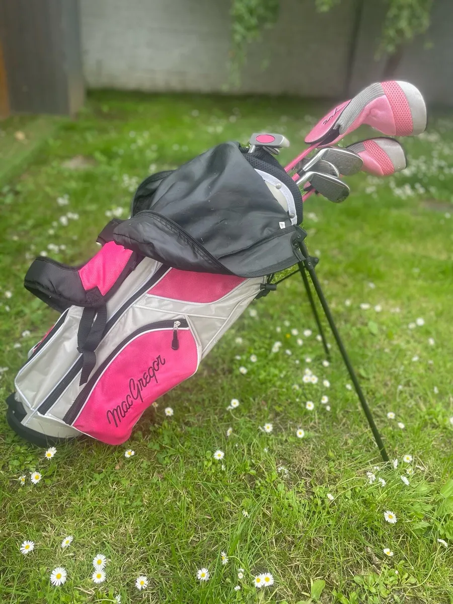 Junior girls golf clubs - Image 1