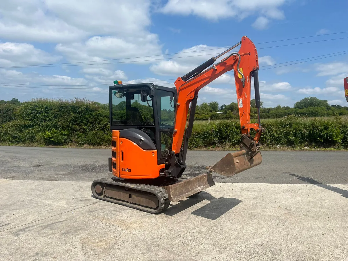 2019 Hitachi 26u.5 - Image 2