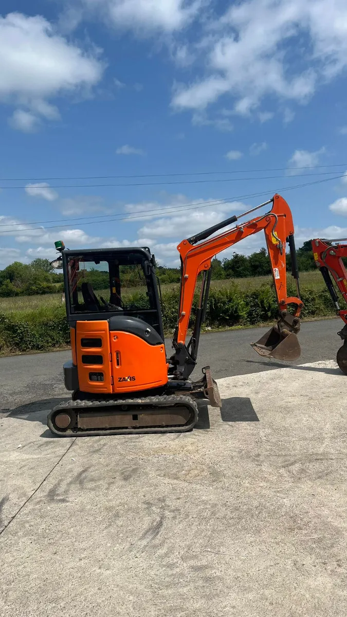 2019 Hitachi 26u.5 - Image 4
