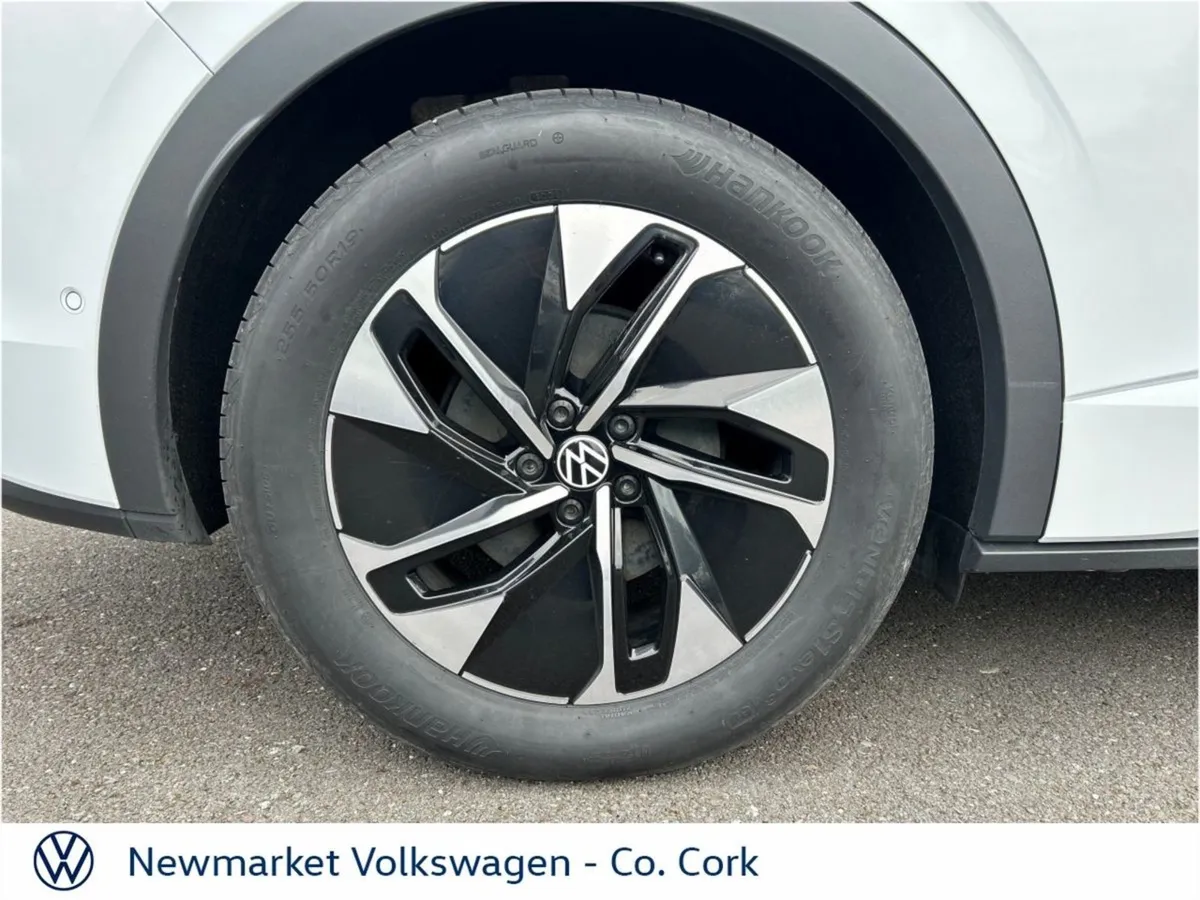 Volkswagen ID.5 Business 77kwh 174BHP BIG Battery - Image 2