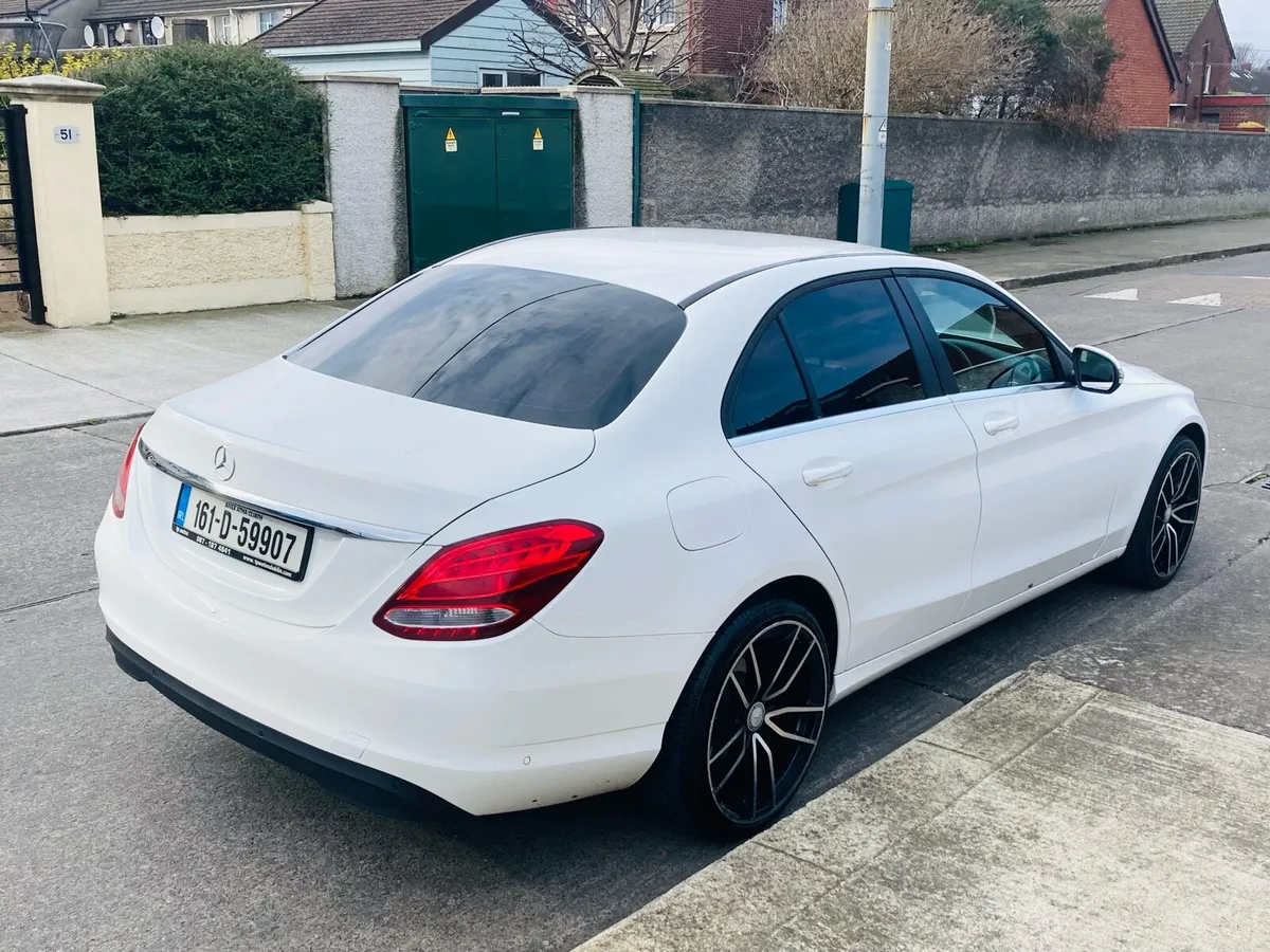 Mercedes-Benz C-Class SE - Image 4