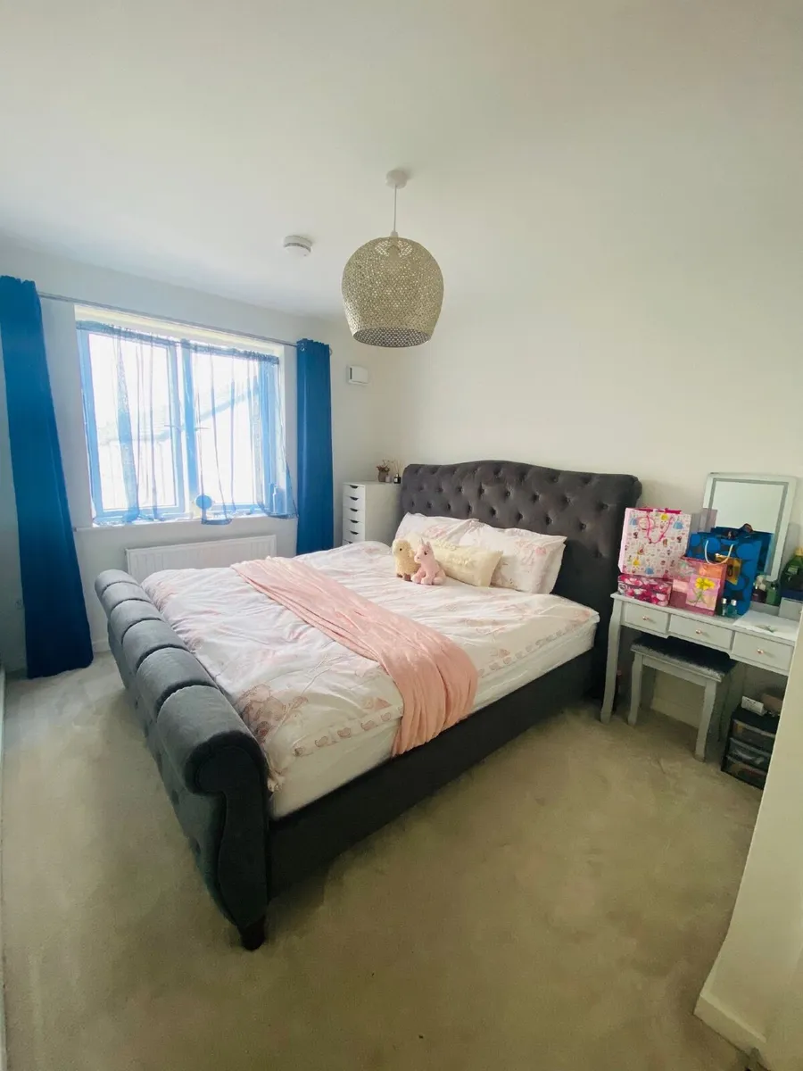 Bed - Image 1