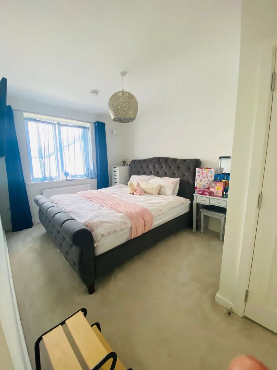 Bed - Image 2