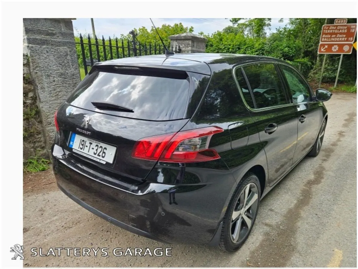 Peugeot 308 1.6 HDi 100bhp Allure - Image 4
