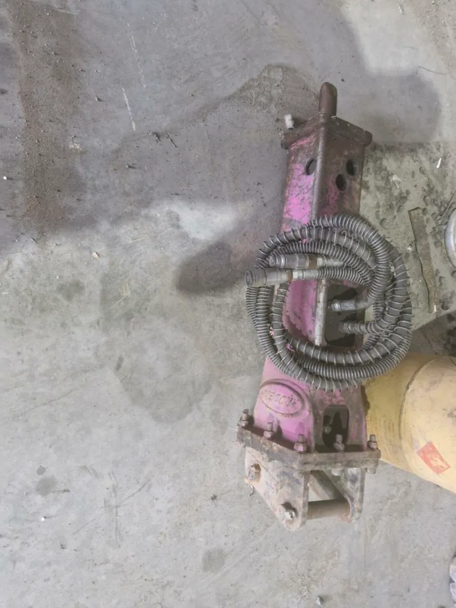 2018 Prodem 2 ton breaker 30mm pins - Image 2