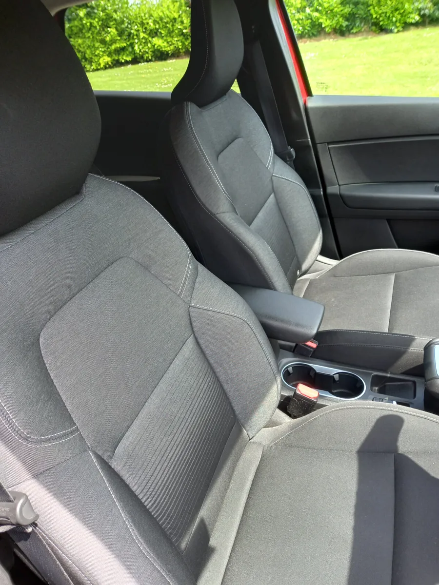 2021 Renault Captur 1.5 Diesel - Image 3