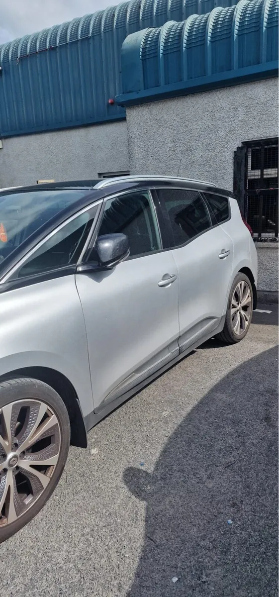 Renault Grand Scenic - Image 3