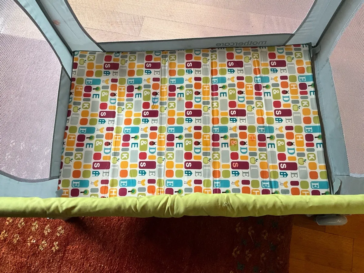 Travel Cot - Image 3